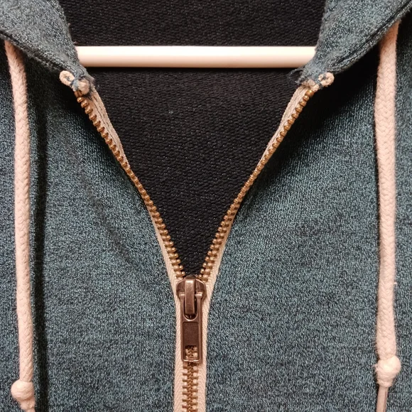 BDG Brand Long Sleeve Zippered Hoodie Size Large - Picture 3 of 7